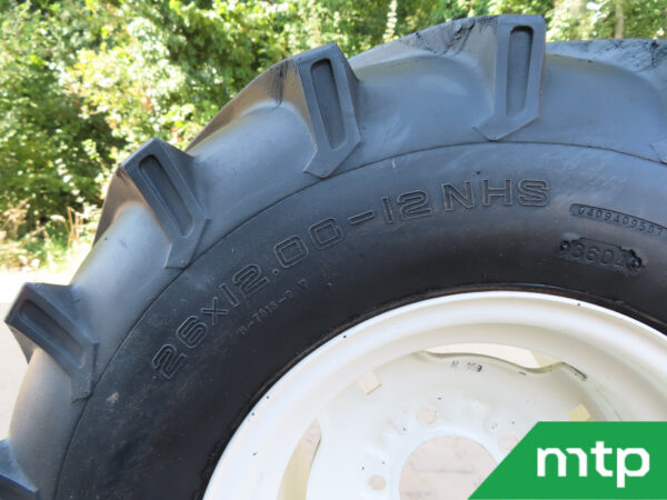 Satz Industriereifen mit Felgen – Bild 11