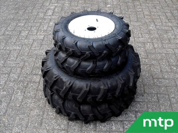 Satz Traktorreifen mit Felge – Bild 2