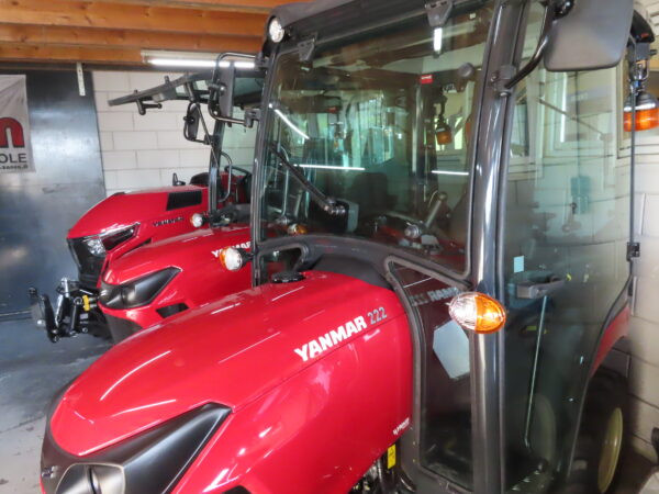 Lochmann cabinedeur Yanmar SA Links eerste montage – Bild 3